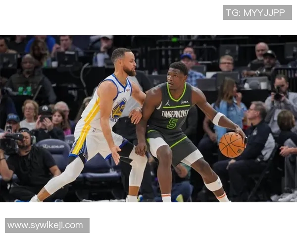 勇士与火箭激战10月18日NBA赛场精彩对决引发球迷热议